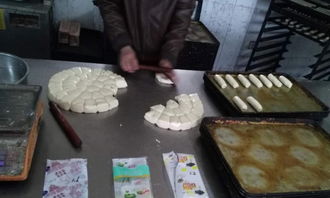 低價轉(zhuǎn)讓營業(yè)中代裝面包食品加工廠，含一年房租及食品經(jīng)營資質(zhì)